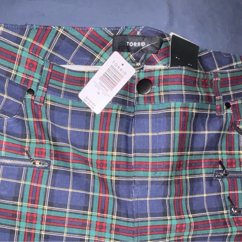 Torrid Multicolor Plaid trousers - Picture 3 of 5